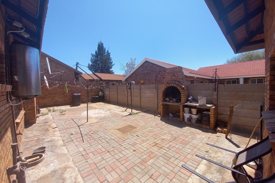 4 Bedroom Property for Sale in Minerva Gardens Northern Cape